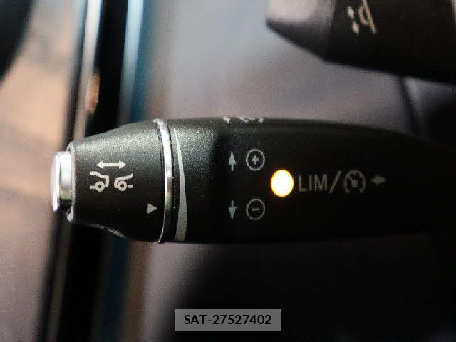 Mercedes Benz C-CLASS 2016-12 8830218-16