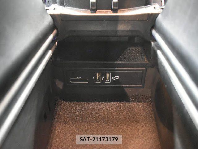 Mercedes Benz C-CLASS 2019-06 7059457-14