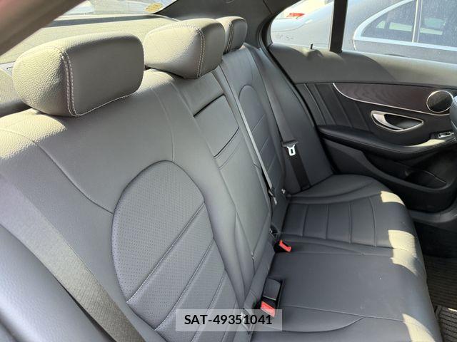 Mercedes Benz C-CLASS 2018-08 7328261-17