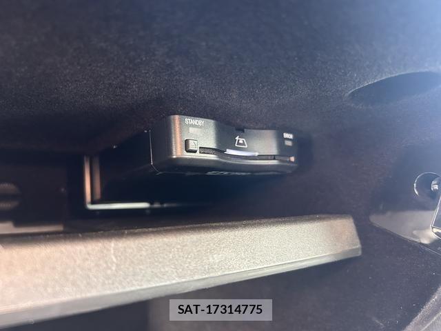 Mercedes Benz C-CLASS 2022-11 2211311-9