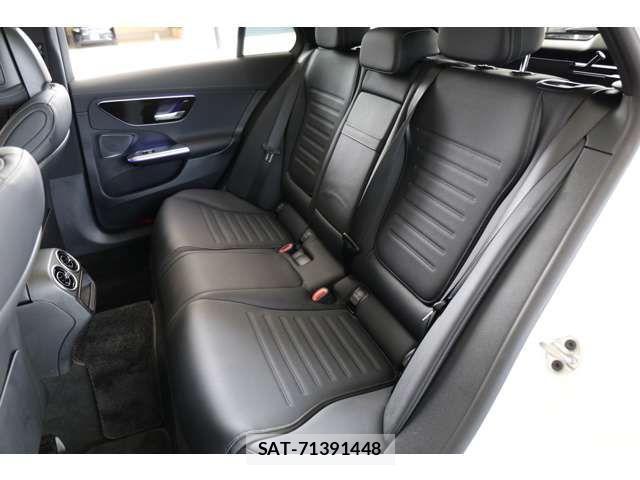 Mercedes Benz C-CLASS 2025-03 3715902-14