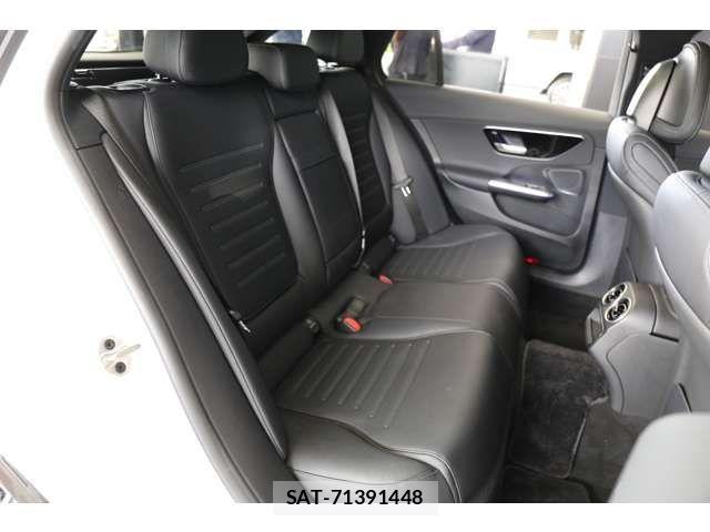 Mercedes Benz C-CLASS 2025-03 3715902-15