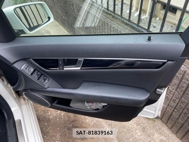 Mercedes Benz C-CLASS 2012-02 4755381-14