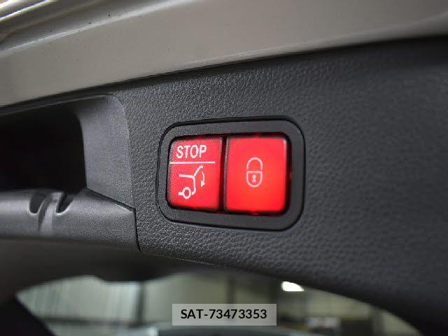 Mercedes Benz C-CLASS 2019-08 6500034-19