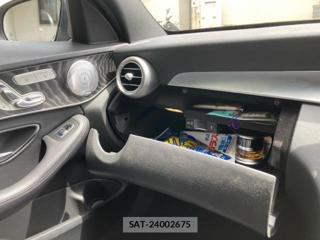 Mercedes Benz C-CLASS 2019-10 6613135-21