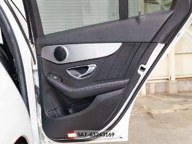 Mercedes Benz C-CLASS 2017-08 6613136-27