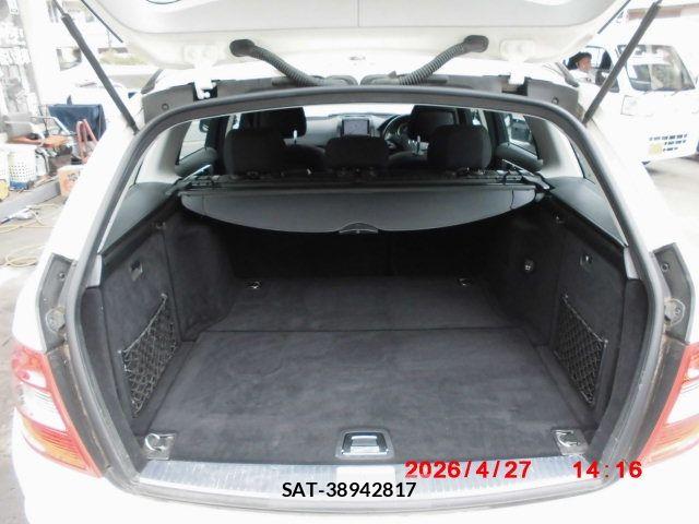 Mercedes Benz C-CLASS 2009-03 6676810-11