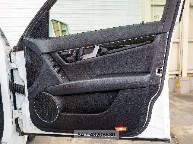 Mercedes Benz C-CLASS 2013-07 7059458-17