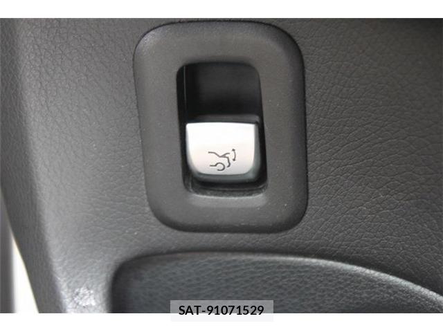 Mercedes Benz C-CLASS 2015-06 7221541-4