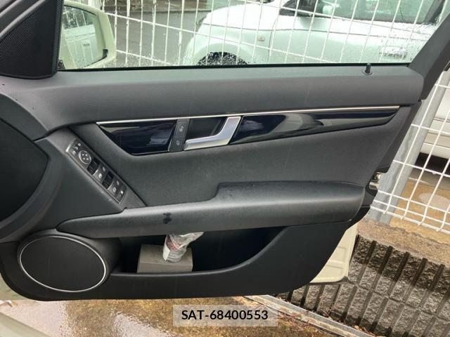 Mercedes Benz C-CLASS 2011-12 7617966-20