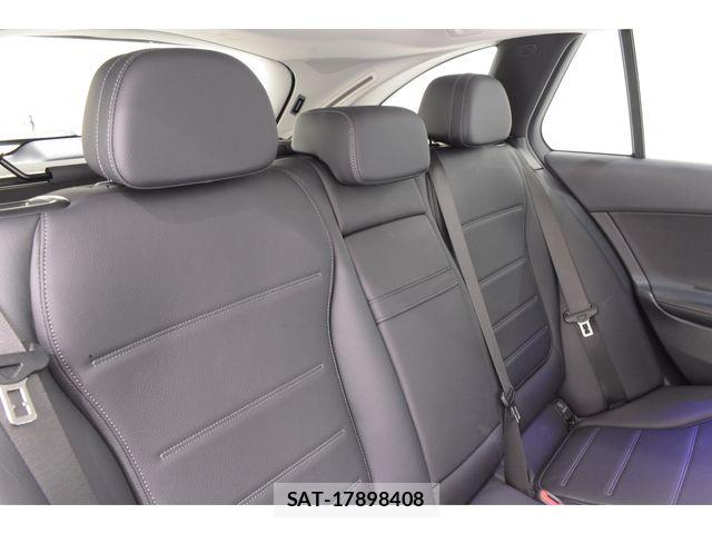 Mercedes Benz C-CLASS 2024-12 7979910-13