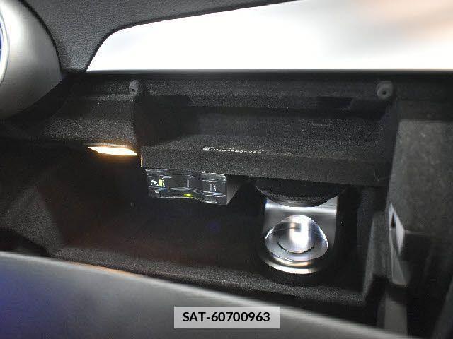Mercedes Benz C-CLASS 2019-02 7979911-13