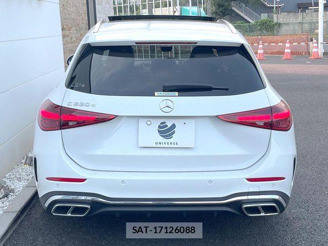 Mercedes Benz C-CLASS 2022-08 8131152-15