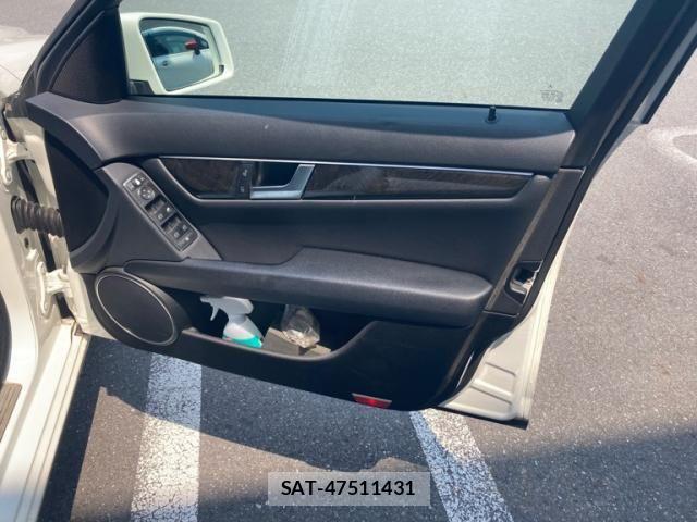 Mercedes Benz C-CLASS 2011-07 8158781-10