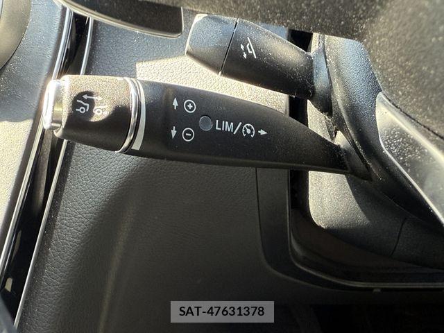 Mercedes Benz C-CLASS 2017-06 8208640-20