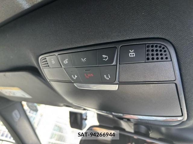 Mercedes Benz C-CLASS 2018-01 8208638-22