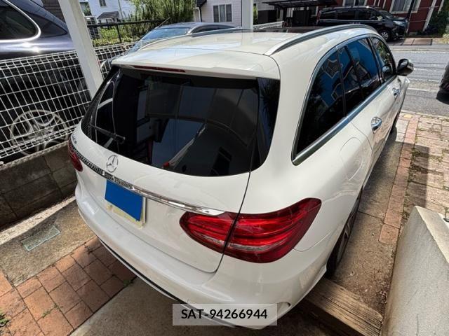 Mercedes Benz C-CLASS 2018-01 8208638-5