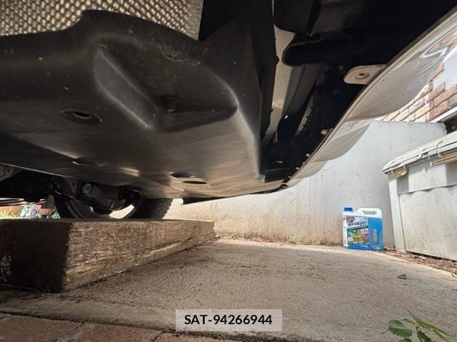 Mercedes Benz C-CLASS 2018-01 8208638-7