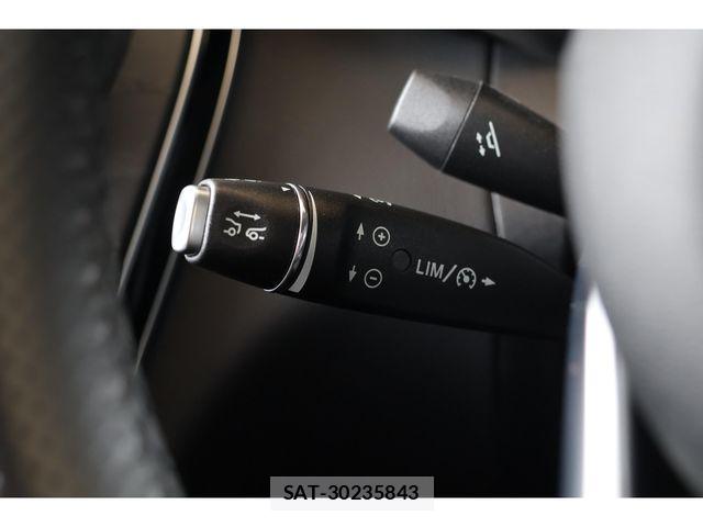 Mercedes Benz C-CLASS 2018-05 8208636-11