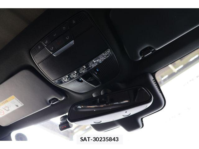 Mercedes Benz C-CLASS 2018-05 8208636-19