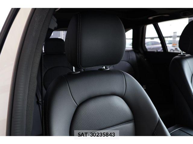 Mercedes Benz C-CLASS 2018-05 8208636-22