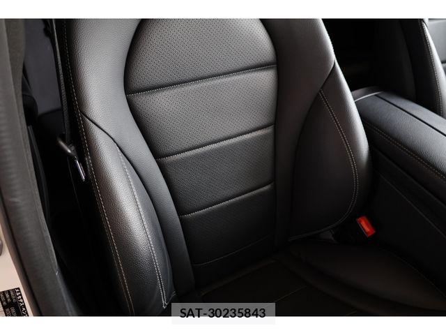 Mercedes Benz C-CLASS 2018-05 8208636-23