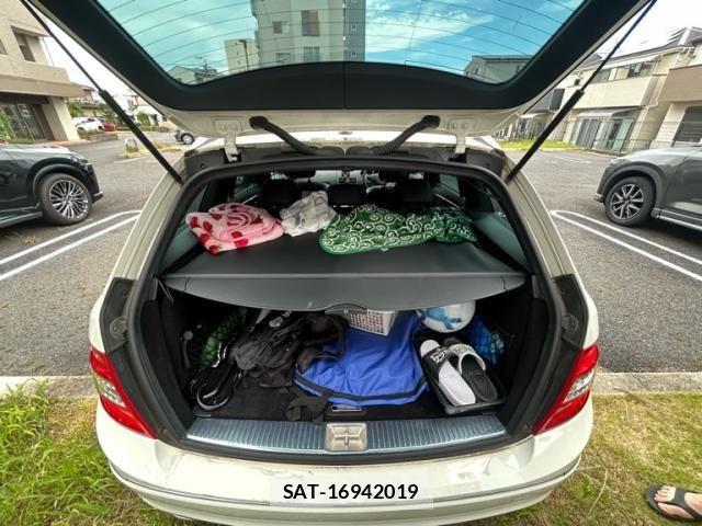 Mercedes Benz C-CLASS 2010-03 8230765-10