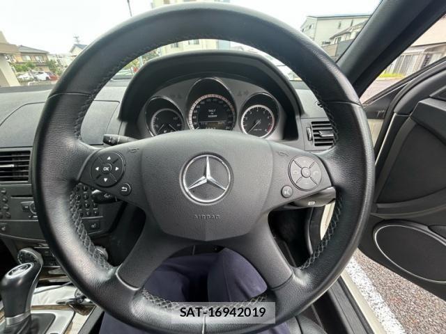 Mercedes Benz C-CLASS 2010-03 8230765-18