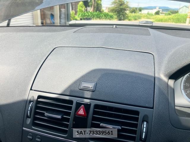 Mercedes Benz C-CLASS 2009-02 8413517-25