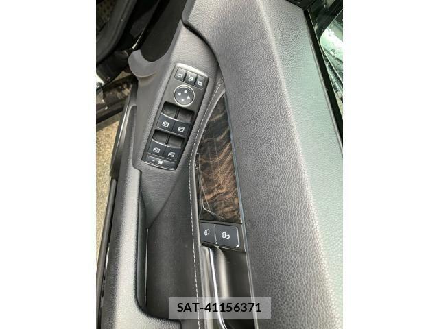 Mercedes Benz C-CLASS 2011-12 8438402-12