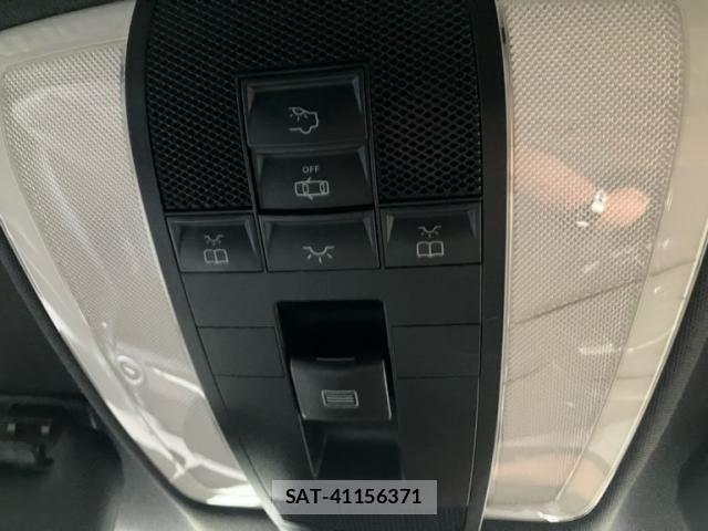 Mercedes Benz C-CLASS 2011-12 8438402-17