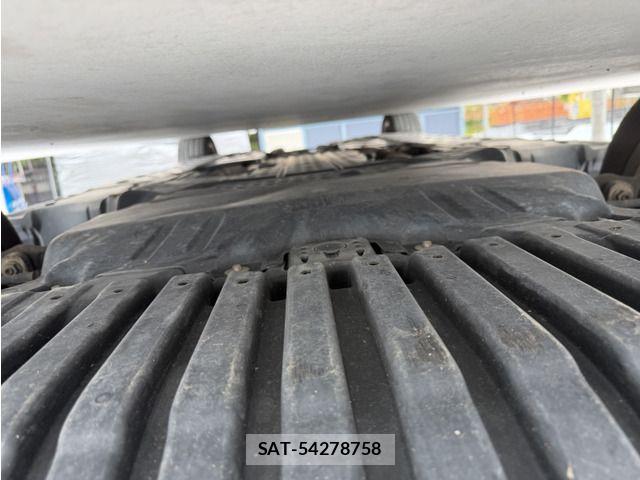 Mercedes Benz C-CLASS 2015-07 8457883-11