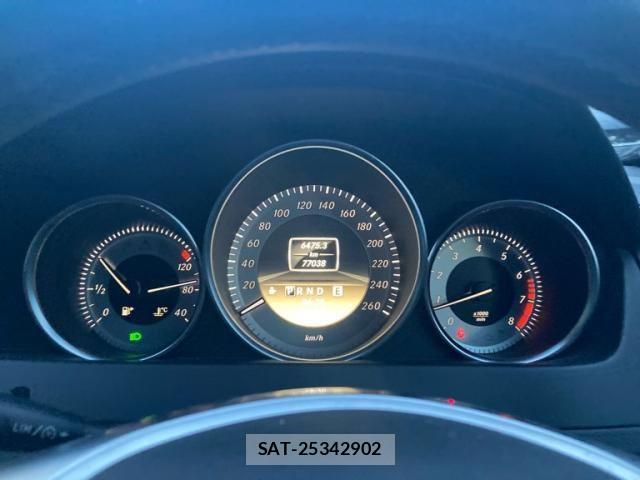 Mercedes Benz C-CLASS 2012-09 8525696-17
