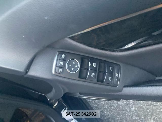Mercedes Benz C-CLASS 2012-09 8525696-25