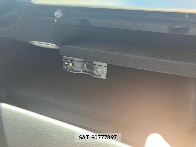 Mercedes Benz C-CLASS 2017-09 8525691-27
