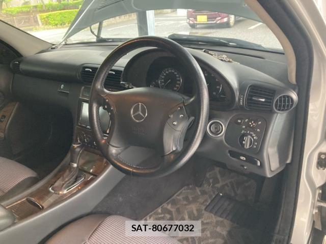 Mercedes Benz C-CLASS 2006-03 8562618-15