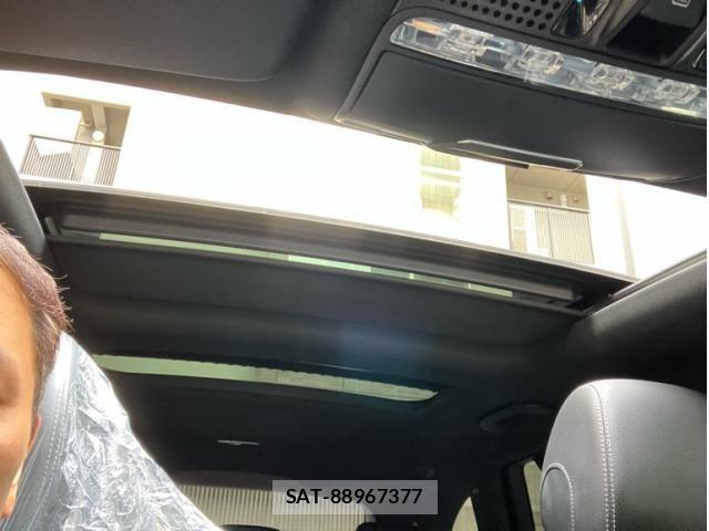 Mercedes Benz C-CLASS 2018-10 8562612-27