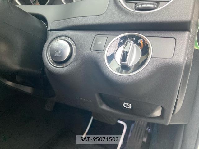 Mercedes Benz C-CLASS 2012-11 8743810-17