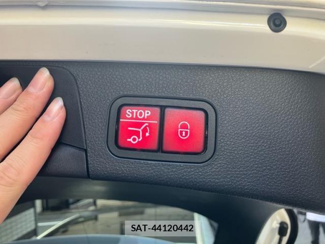 Mercedes Benz C-CLASS 2017-10 8830229-10