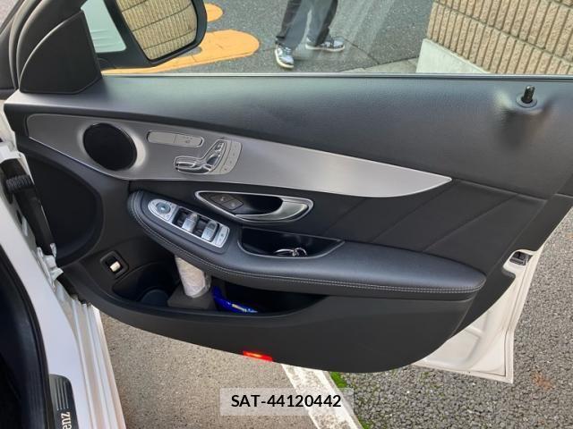 Mercedes Benz C-CLASS 2017-10 8830229-11