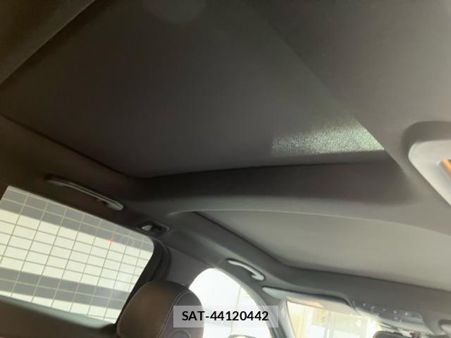 Mercedes Benz C-CLASS 2017-10 8830229-16