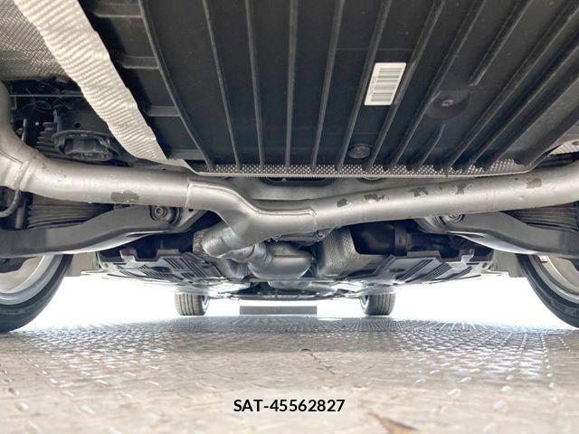 Mercedes Benz C-CLASS 2017-08 8830225-10