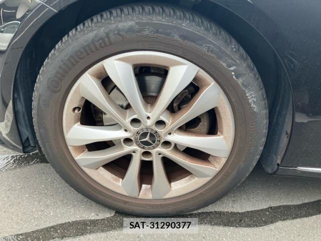 Mercedes Benz C-CLASS 2019-01 8880711-9