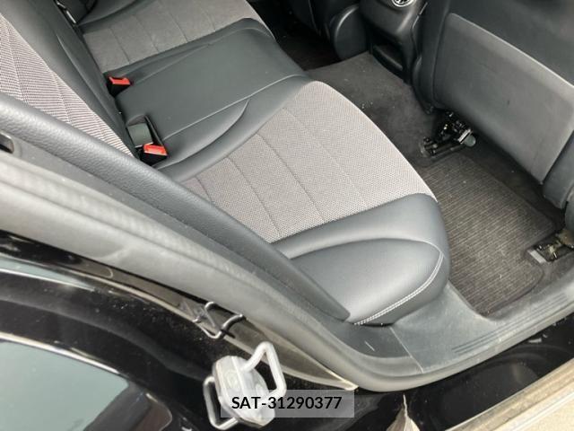 Mercedes Benz C-CLASS 2019-01 8880711-24