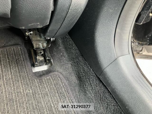 Mercedes Benz C-CLASS 2019-01 8880711-26