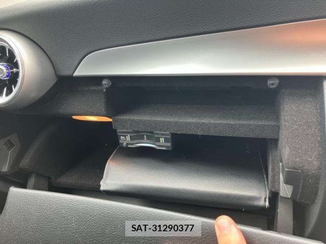 Mercedes Benz C-CLASS 2019-01 8880711-2