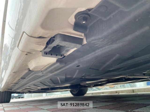 Mercedes Benz C-CLASS 2019-03 4326793-19