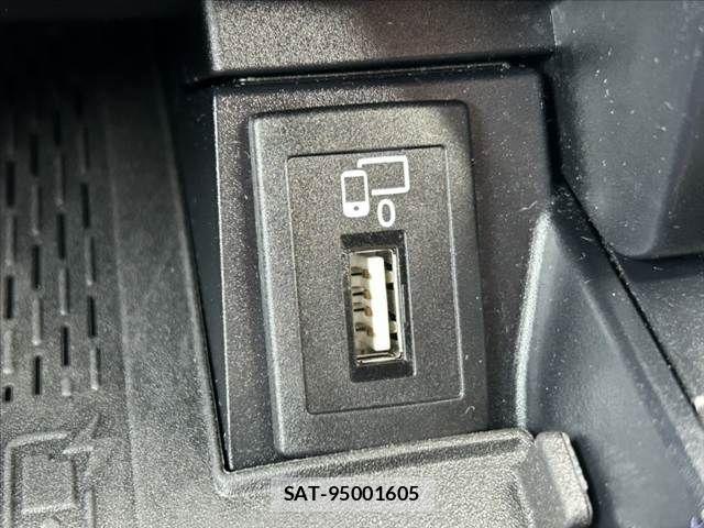 Mercedes Benz C-CLASS 2020-07 6500047-23
