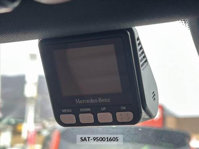 Mercedes Benz C-CLASS 2020-07 6500047-4