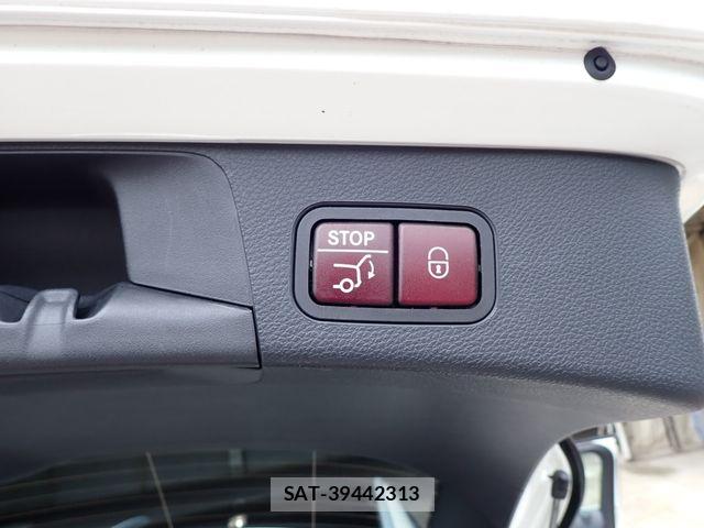 Mercedes Benz C-CLASS 2018-10 7455686-26